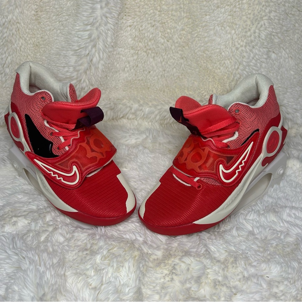 NIKE - KD TREY 5s - ONLY WORN ONCE - NO BOX BASKETBALL SHOES